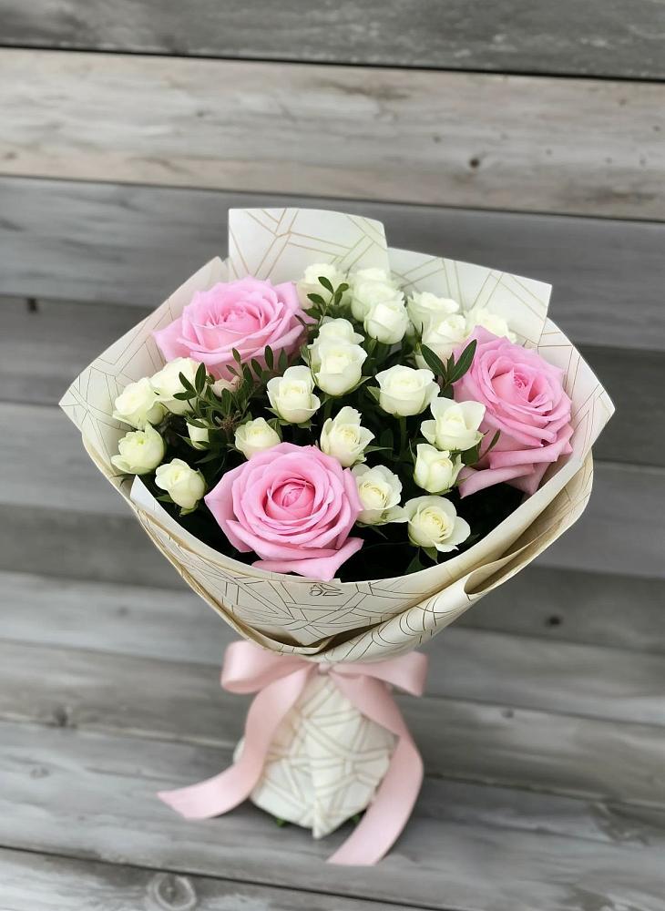 Букет цветов из: Розы в Среднеуральске