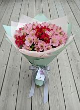 Букет цветов из:  Альстромерии в Среднеуральске