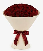 Букет 101 Бордовая роза Блэк Бакарра в Среднеуральске