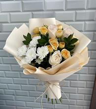 Букет цветов из:  Розы и Хризантемы в Среднеуральске