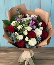 Букет цветов из:  Розы и Альстромерии в Среднеуральске