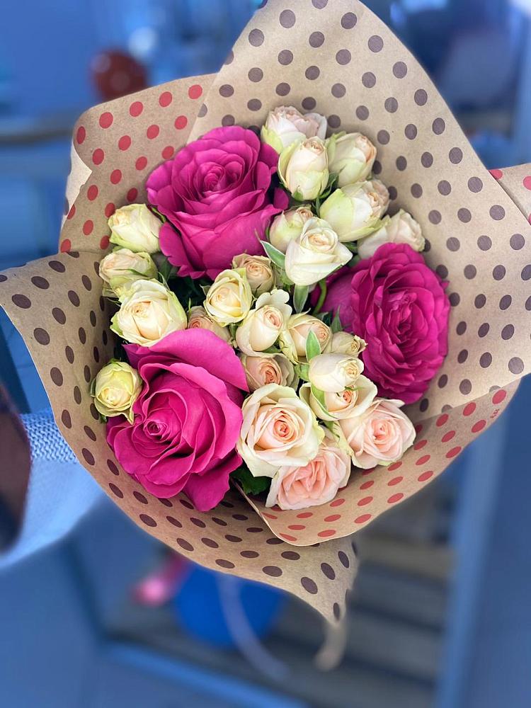 Букет цветов из: Розы в Среднеуральске