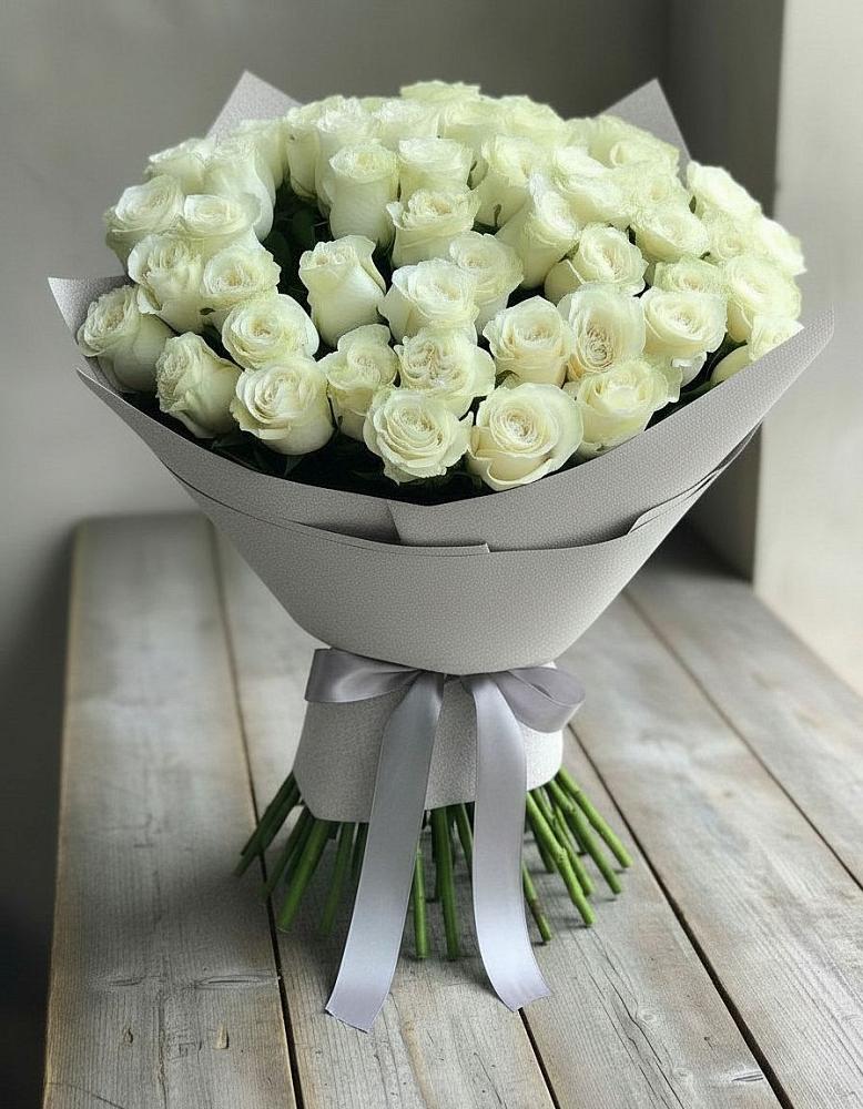 Букет 35 Белых роз в Среднеуральске