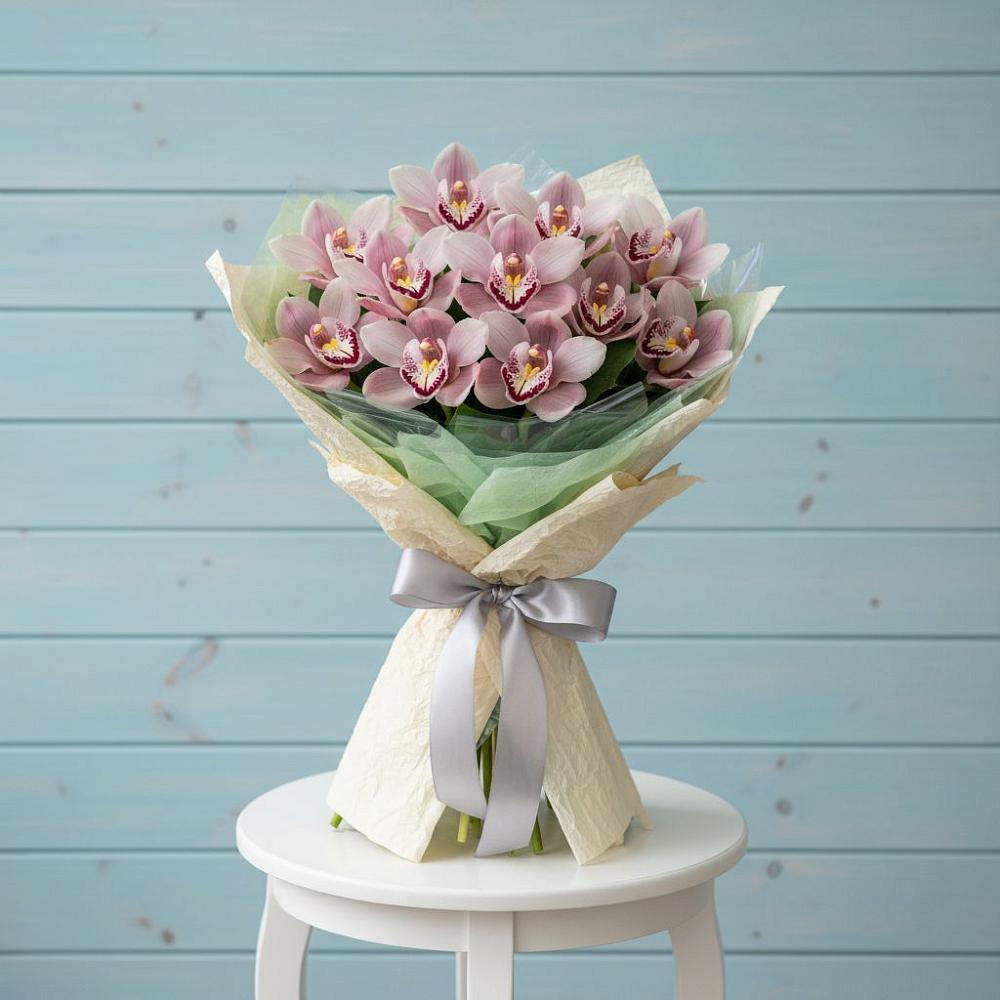 Букет цветов из: Орхидеи и Розы в Среднеуральске