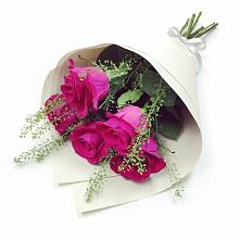 Букет цветов из:  Розы в Среднеуральске