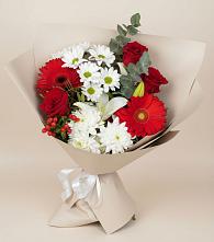 Букет цветов из:  Розы, Хризантемы, Герберы и Лилии в Среднеуральске