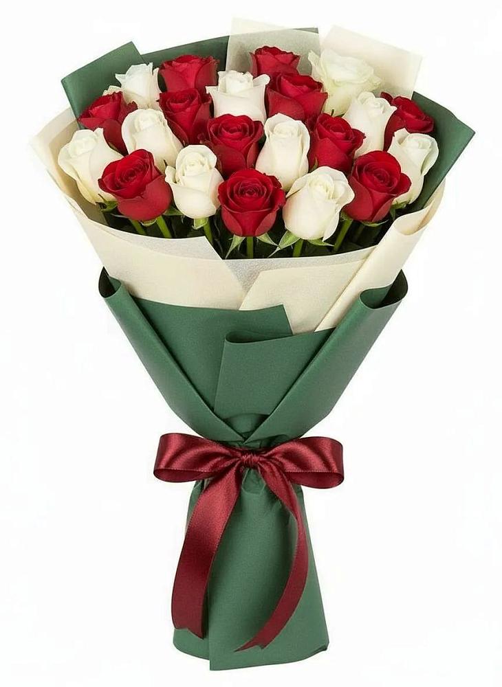 Букет Микс из красных и белых роз в Среднеуральске