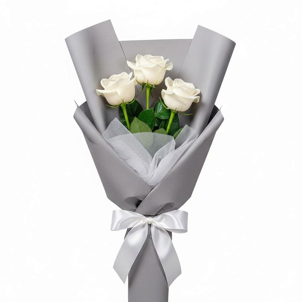 Букет 3 белые розы в Среднеуральске