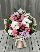 Букет цветов из:  Альстромерии, Гвоздики, Розы и Хризантемы в Среднеуральске
