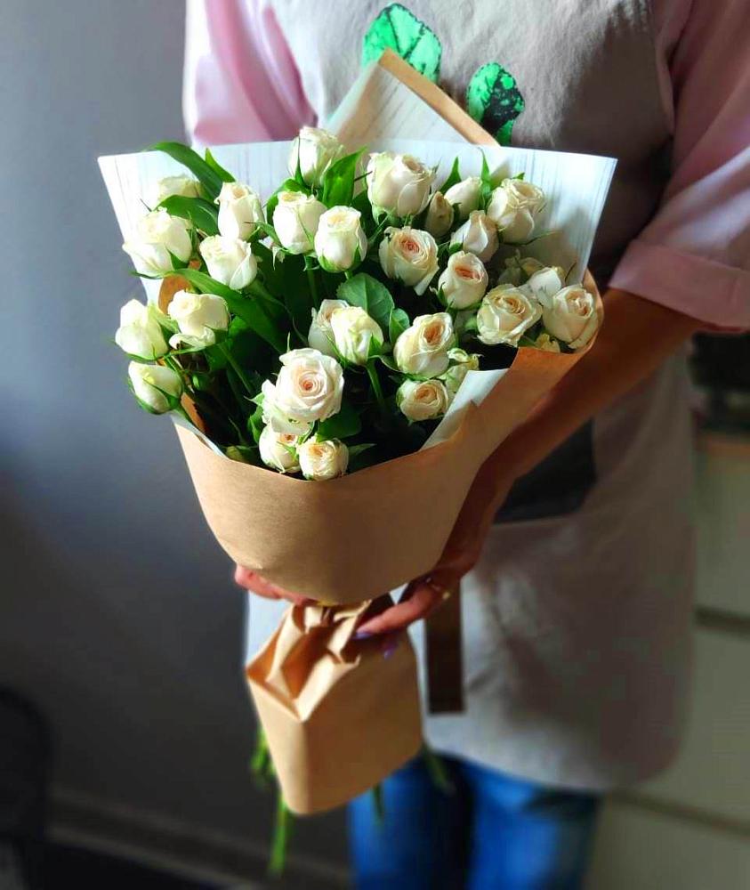 Букет цветов из: Розы в Среднеуральске
