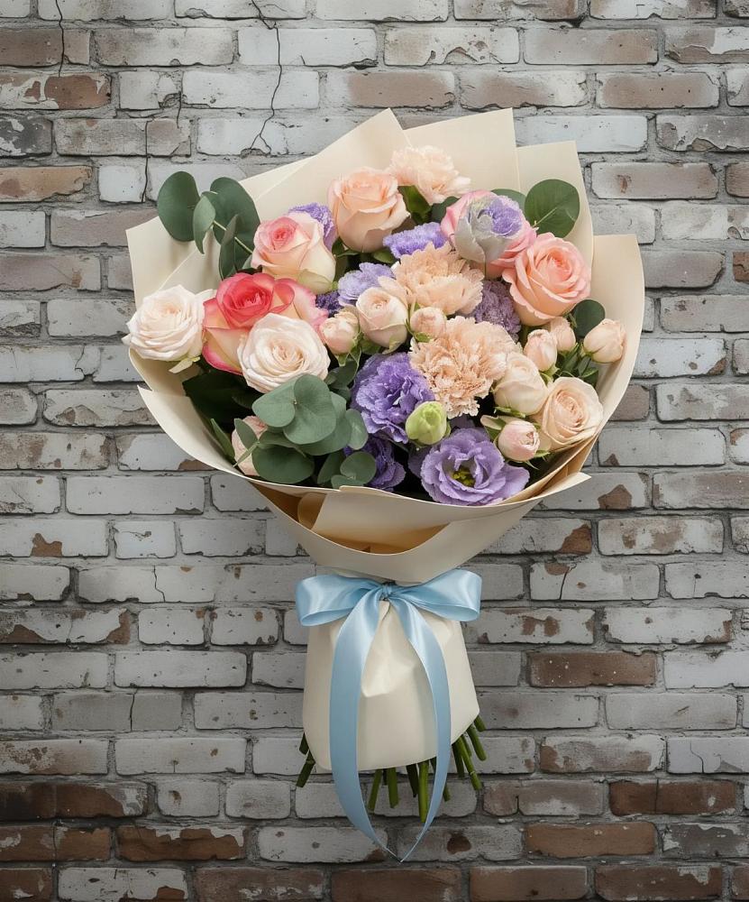 Букет цветов из: Розы, Лизиантусы и Гвоздики в Среднеуральске