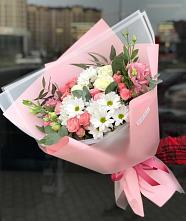 Букет цветов из:  Розы, Лизиантусы и Хризантемы в Среднеуральске