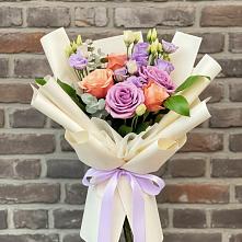 Букет цветов из:  Лизиантусы и Розы #REPLACE_PRED# Среднеуральске