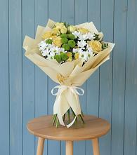 Букет цветов из:  Хризантемы и Розы в Среднеуральске