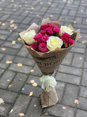 Букет цветов из: Розы в Среднеуральске