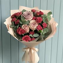 Букет цветов из:  Гвоздики и Розы в Среднеуральске