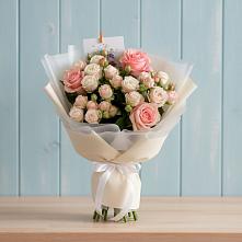 Букет цветов из:  Розы в Среднеуральске