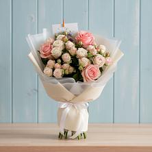 Букет цветов из:  Розы в Среднеуральске