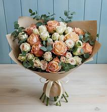Букет цветов из:  Альстромерии и Розы в Среднеуральске