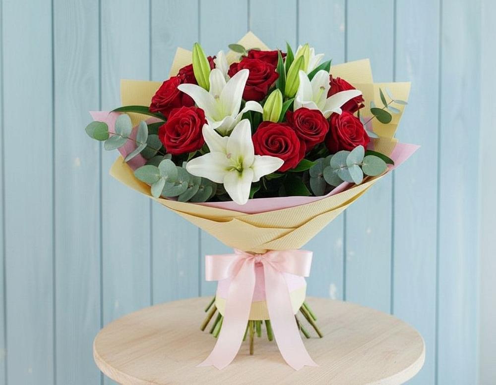 Букет цветов из: Лилии и Розы в Среднеуральске